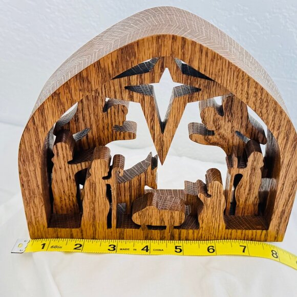 Handcrafted Wooden Nativity Scene - Picture 2 of 6